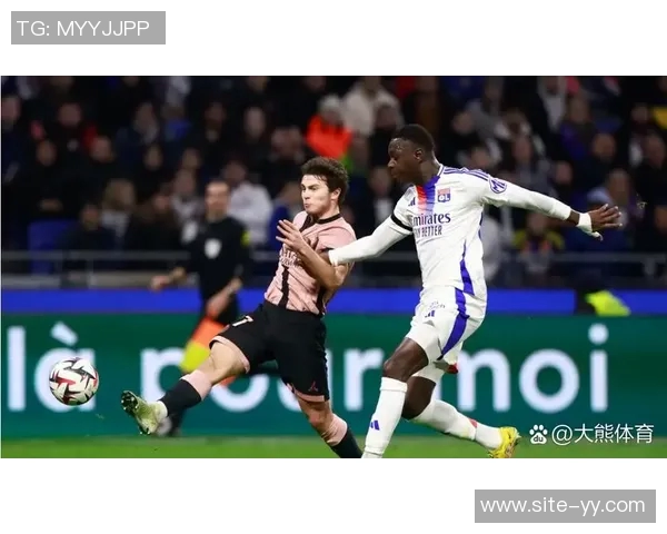 登贝莱禁区外左脚远射破门助巴黎领先里尔1-0